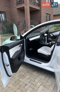 Внедорожник / Кроссовер Tesla Model Y 2022 в 