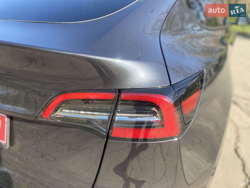 Внедорожник / Кроссовер Tesla Model Y 2024 в Ровно