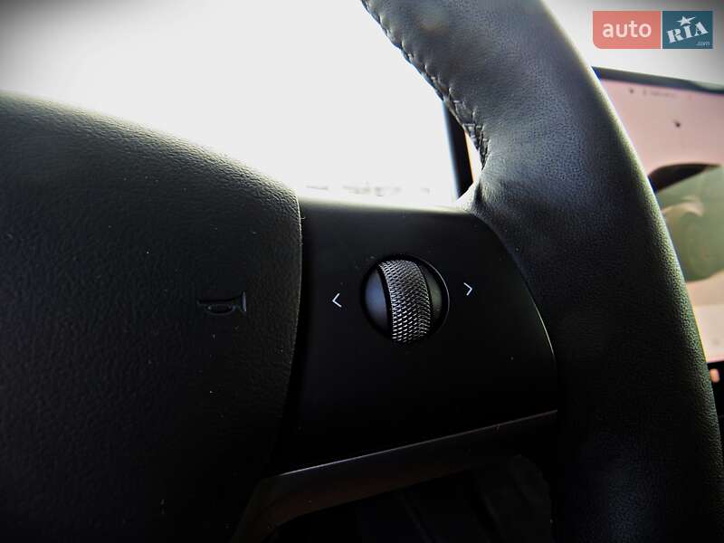 Внедорожник / Кроссовер Tesla Model Y 2022 в Черкассах