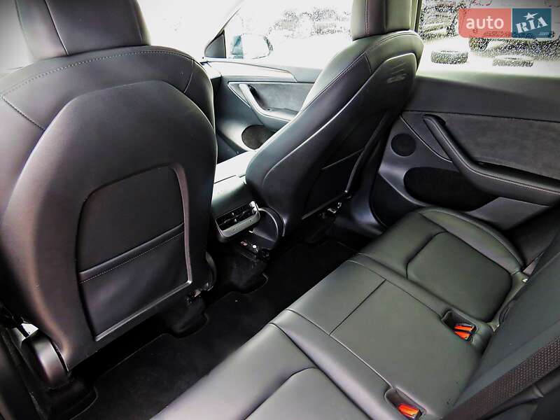 Внедорожник / Кроссовер Tesla Model Y 2022 в Черкассах