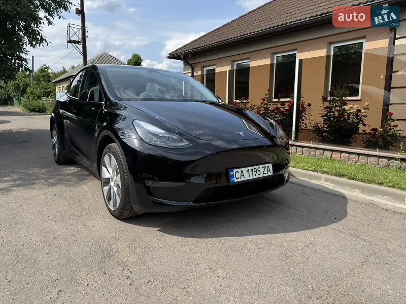 Tesla Model Y 2023
