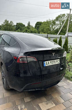 Позашляховик / Кросовер Tesla Model Y 2024 в 
