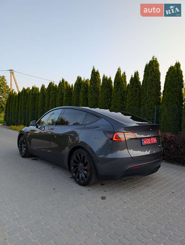 Внедорожник / Кроссовер Tesla Model Y 2023 в Львове