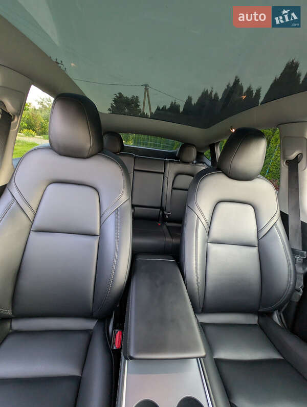 Внедорожник / Кроссовер Tesla Model Y 2023 в Львове