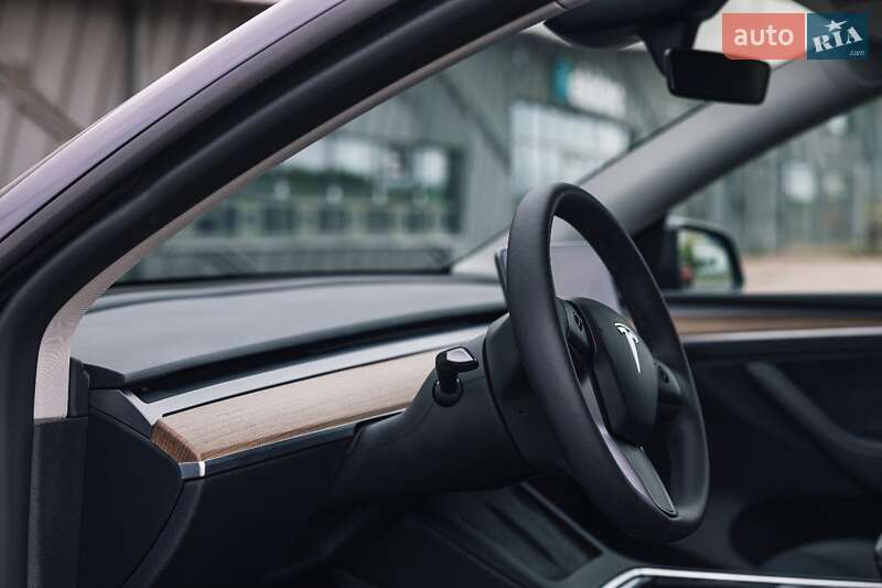 Внедорожник / Кроссовер Tesla Model Y 2024 в Львове