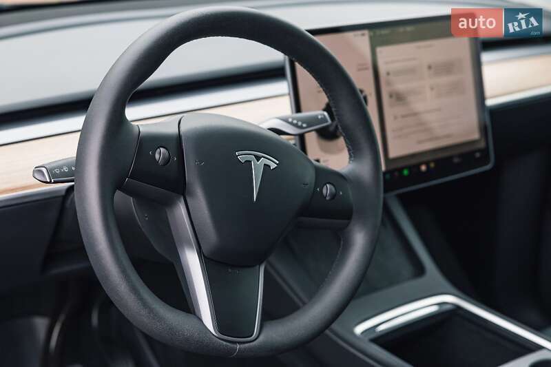 Внедорожник / Кроссовер Tesla Model Y 2024 в Львове