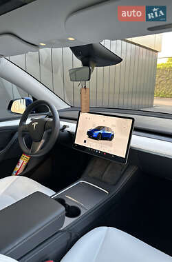 Внедорожник / Кроссовер Tesla Model Y 2023 в 