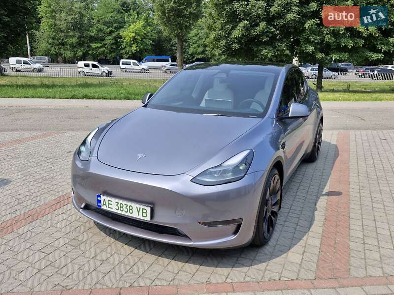 Внедорожник / Кроссовер Tesla Model Y 2024 в 