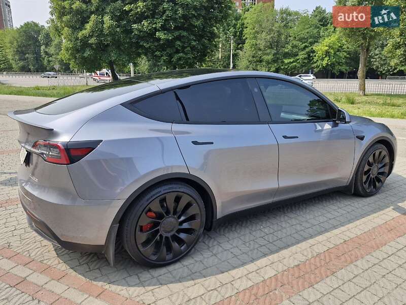 Позашляховик / Кросовер Tesla Model Y 2024 в Дніпрі фото 6 Позашляховик / Кросовер Tesla Model Y 2024 в Дніпрі
