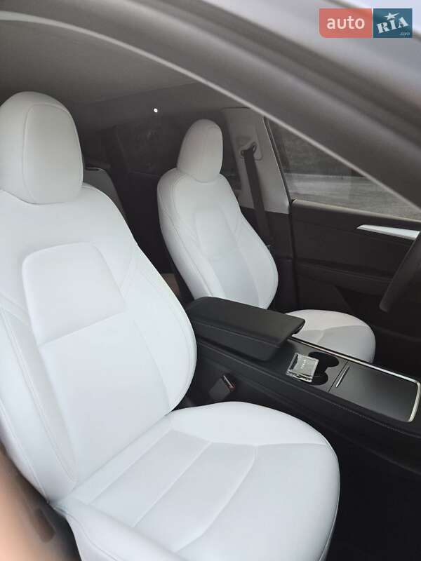 Позашляховик / Кросовер Tesla Model Y 2024 в Дніпрі фото 13 Позашляховик / Кросовер Tesla Model Y 2024 в Дніпрі