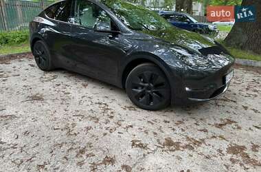 Позашляховик / Кросовер Tesla Model Y 2024 в 