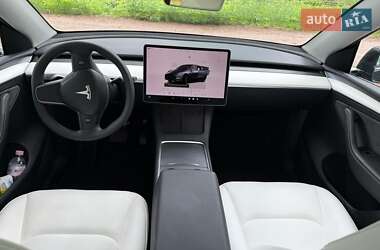 Позашляховик / Кросовер Tesla Model Y 2024 в 