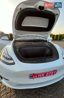 Внедорожник / Кроссовер Tesla Model Y 2021 в 
