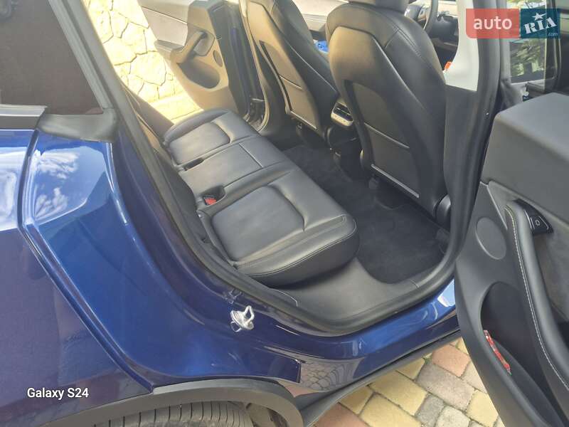 Внедорожник / Кроссовер Tesla Model Y 2021 в Луцке