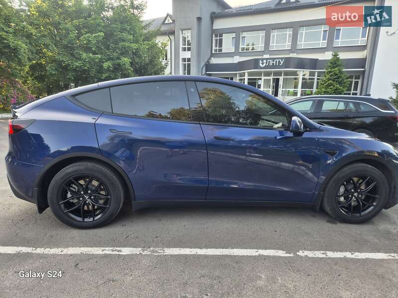 Внедорожник / Кроссовер Tesla Model Y 2021 в Луцке