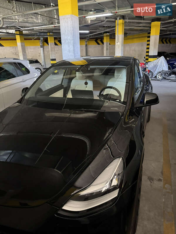 Внедорожник / Кроссовер Tesla Model Y 2021 в Киеве