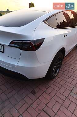 Внедорожник / Кроссовер Tesla Model Y 2024 в 