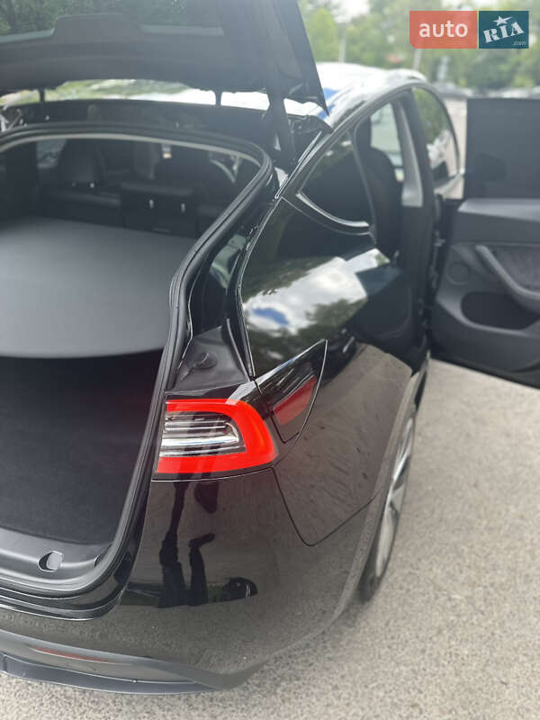 Внедорожник / Кроссовер Tesla Model Y 2024 в Львове