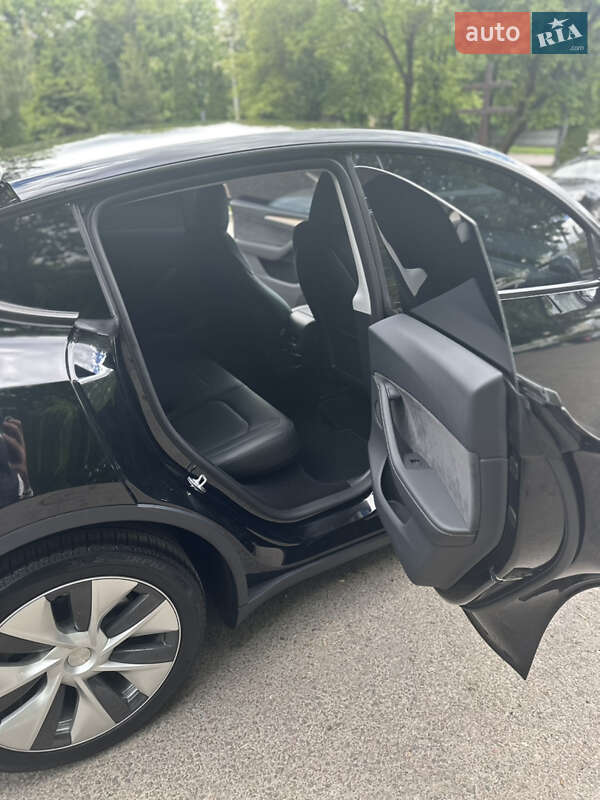 Внедорожник / Кроссовер Tesla Model Y 2024 в Львове