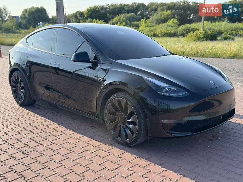 Внедорожник / Кроссовер Tesla Model Y 2021 в Ровно