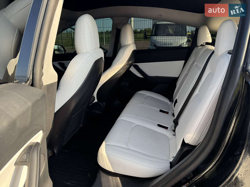 Внедорожник / Кроссовер Tesla Model Y 2021 в Ровно