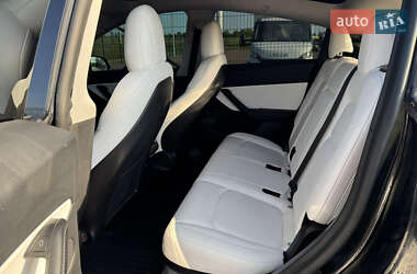 Внедорожник / Кроссовер Tesla Model Y 2021 в 