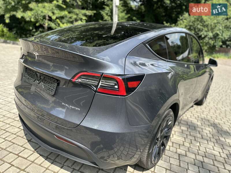 Внедорожник / Кроссовер Tesla Model Y 2023 в Львове