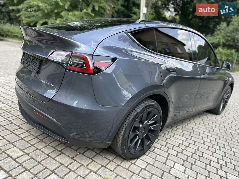 Внедорожник / Кроссовер Tesla Model Y 2023 в Львове