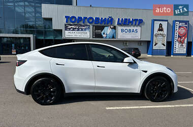 Внедорожник / Кроссовер Tesla Model Y 2024 в 