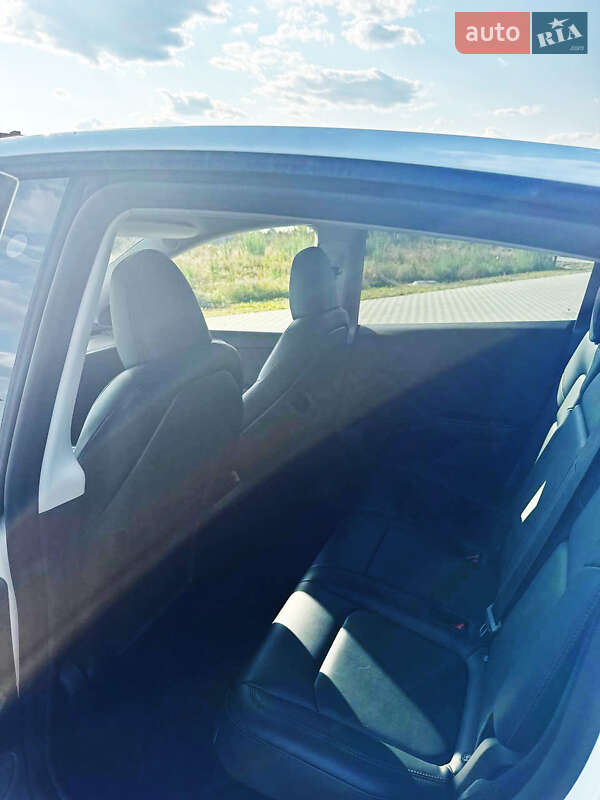 Внедорожник / Кроссовер Tesla Model Y 2023 в Одессе