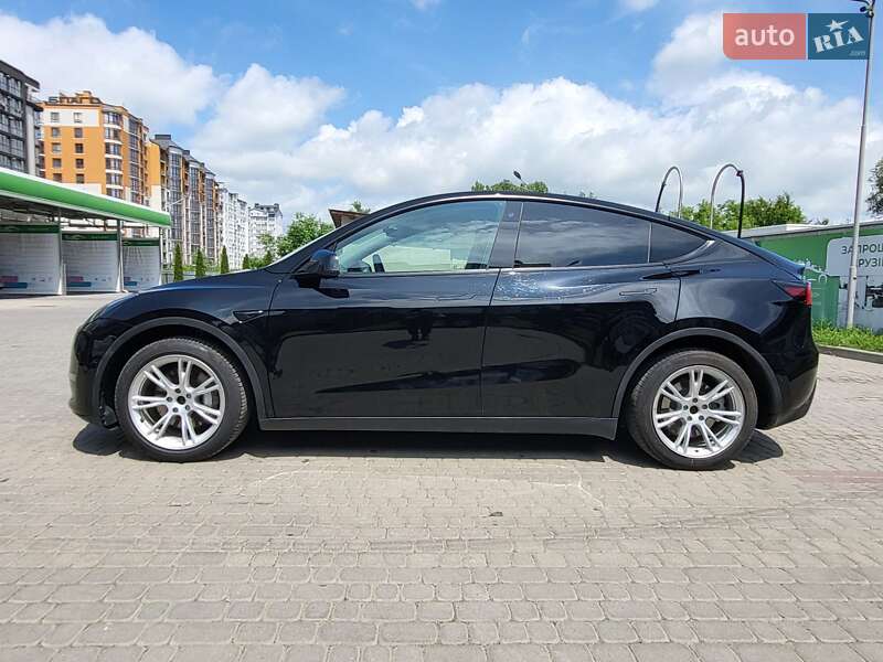 Позашляховик / Кросовер Tesla Model Y 2020 в Івано-Франківську
