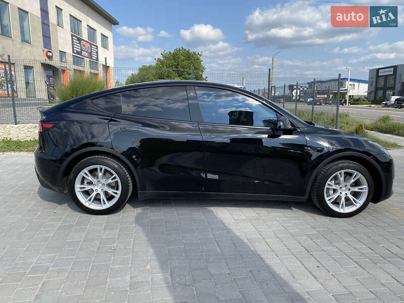 Внедорожник / Кроссовер Tesla Model Y 2021 в Тернополе