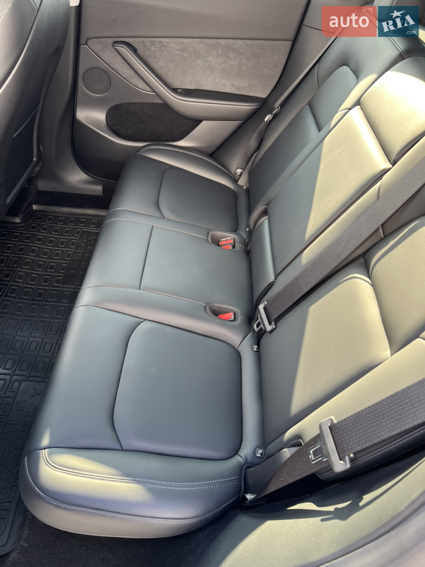 2022 Tesla Model Y - мініатюра 19