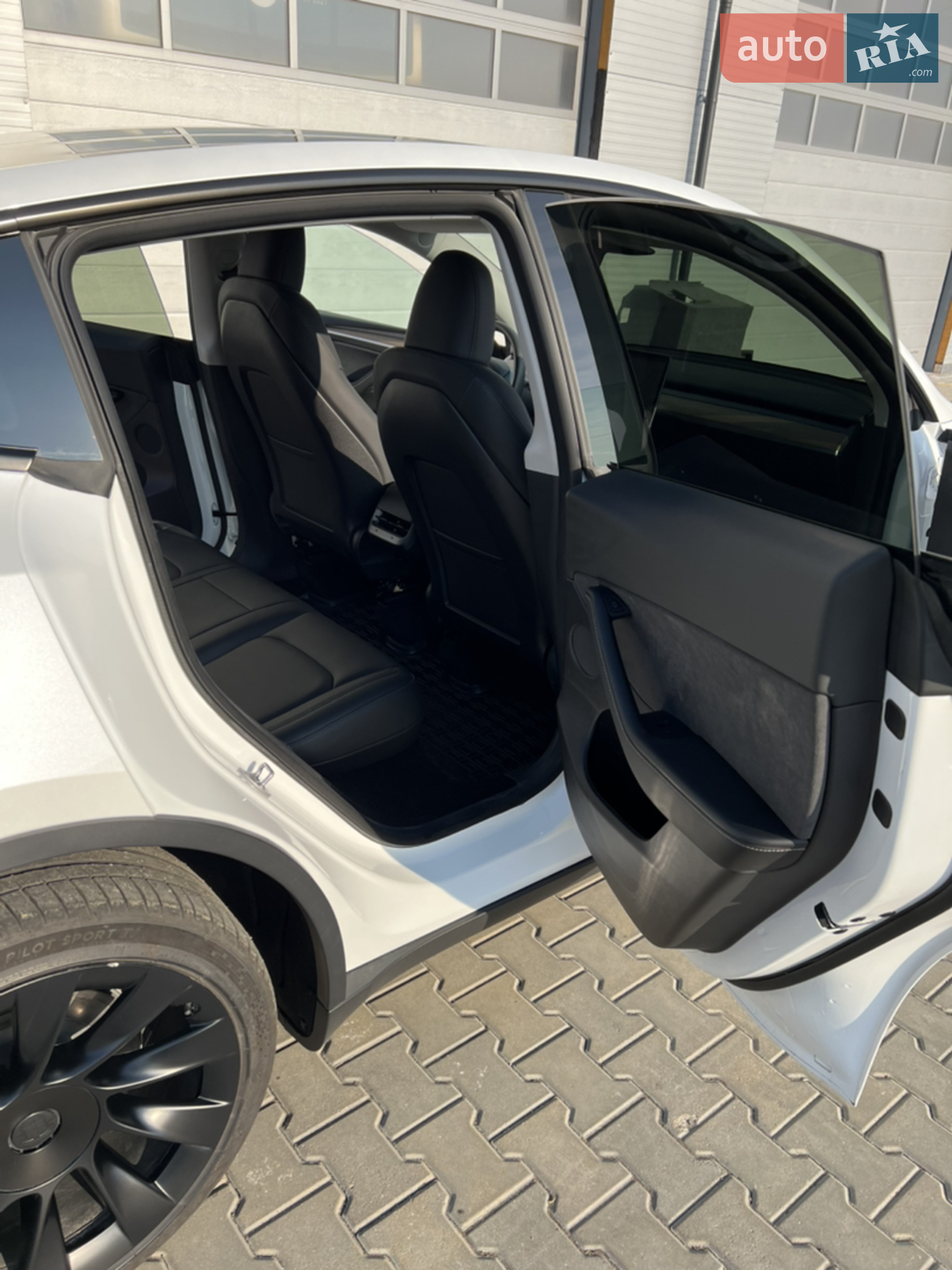 2022 Tesla Model Y - мініатюра 20