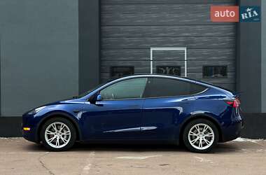 Внедорожник / Кроссовер Tesla Model Y 2021 в 