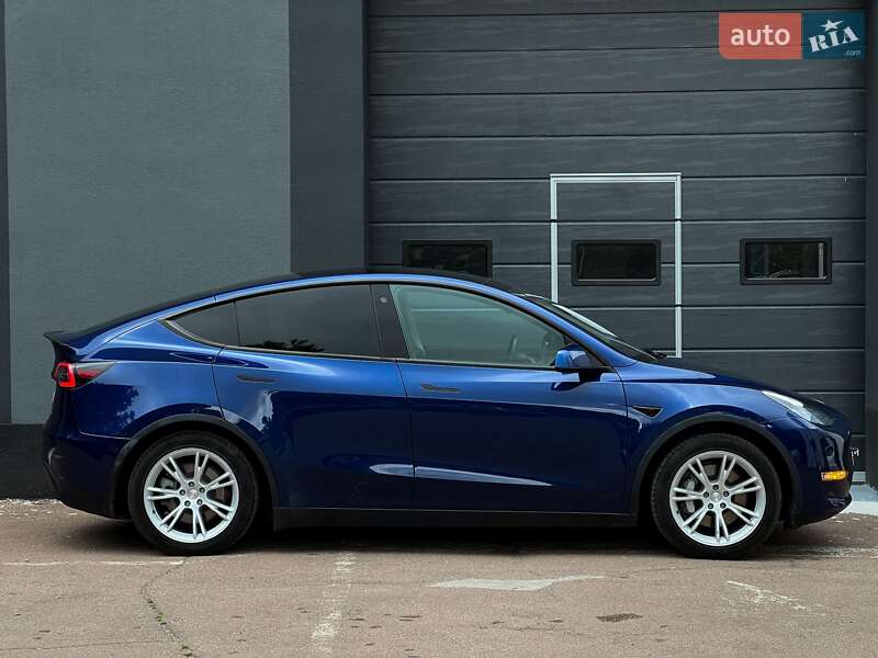 Позашляховик / Кросовер Tesla Model Y 2021 в Києві