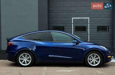 Внедорожник / Кроссовер Tesla Model Y 2021 в 