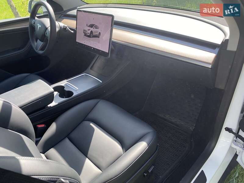 Внедорожник / Кроссовер Tesla Model Y 2023 в Киеве