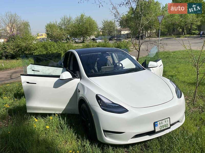 Внедорожник / Кроссовер Tesla Model Y 2023 в Киеве