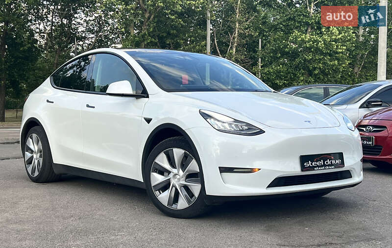 Позашляховик / Кросовер Tesla Model Y 2021 в 