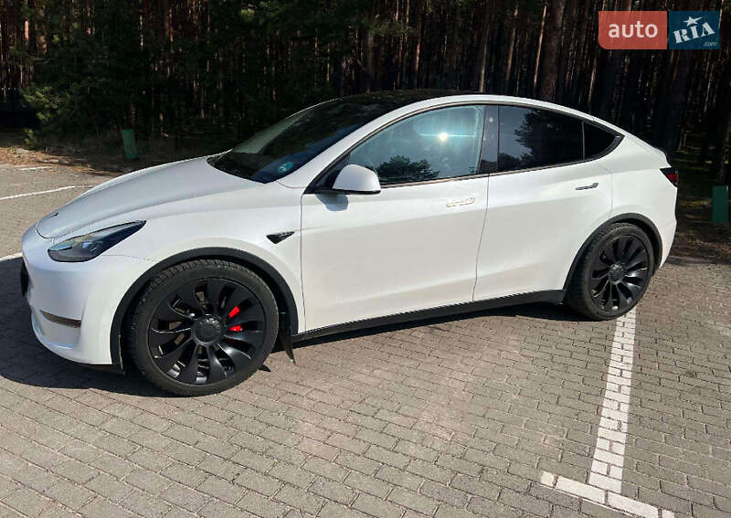 Внедорожник / Кроссовер Tesla Model Y 2022 в Черновцах