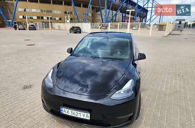 Внедорожник / Кроссовер Tesla Model Y 2023 в 