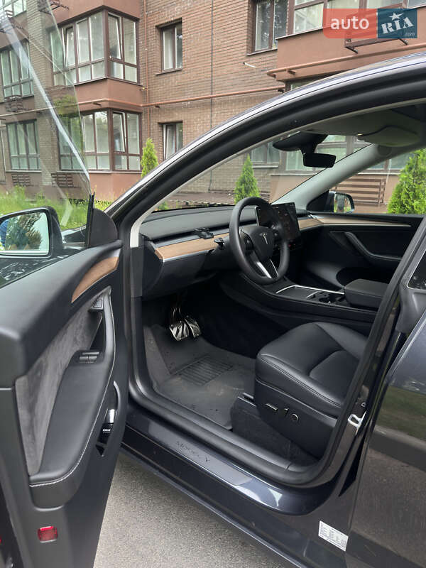 Позашляховик / Кросовер Tesla Model Y 2024 в Чернігові