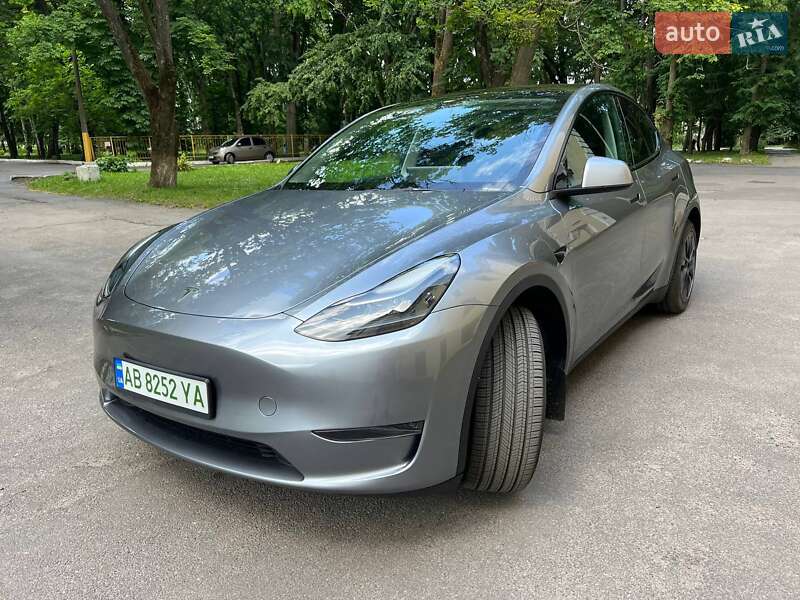 Внедорожник / Кроссовер Tesla Model Y 2024 в 