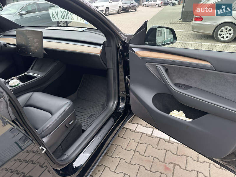 Внедорожник / Кроссовер Tesla Model Y 2022 в Ивано-Франковске