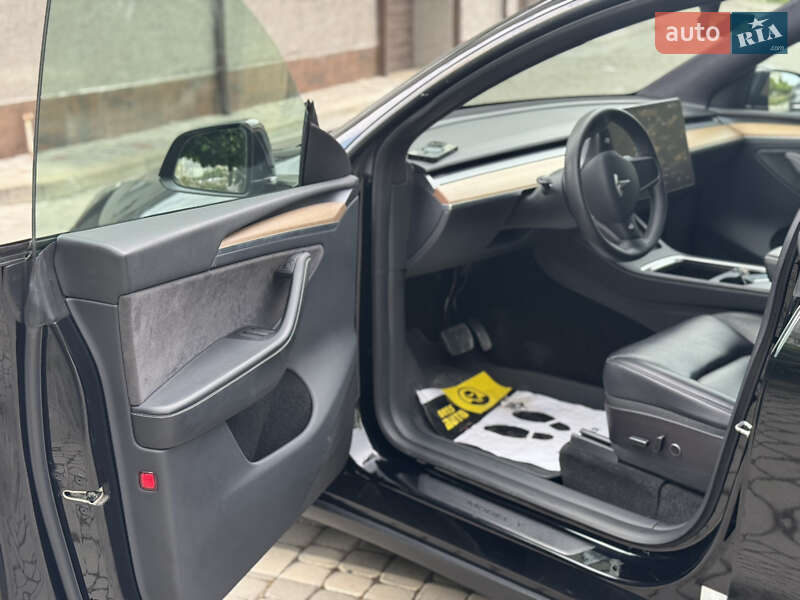 Внедорожник / Кроссовер Tesla Model Y 2022 в Ивано-Франковске