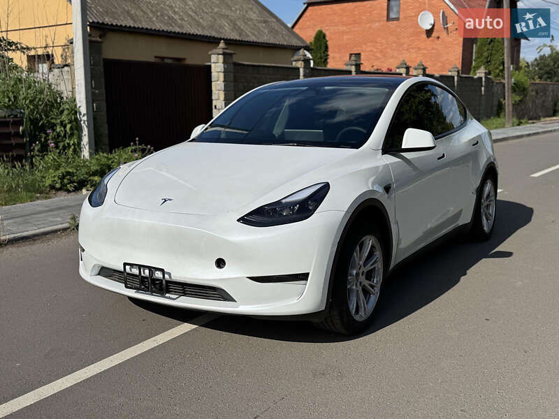 Внедорожник / Кроссовер Tesla Model Y 2024 в 