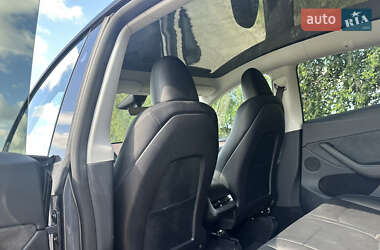 Позашляховик / Кросовер Tesla Model Y 2023 в 