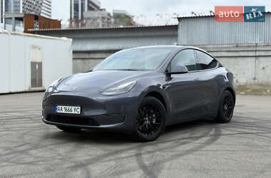 Позашляховик / Кросовер Tesla Model Y 2023 в 