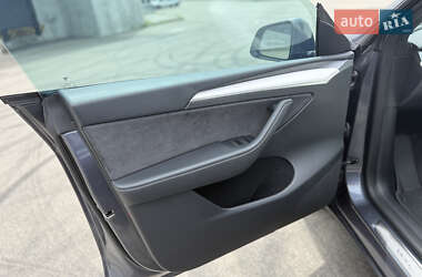 Позашляховик / Кросовер Tesla Model Y 2023 в 